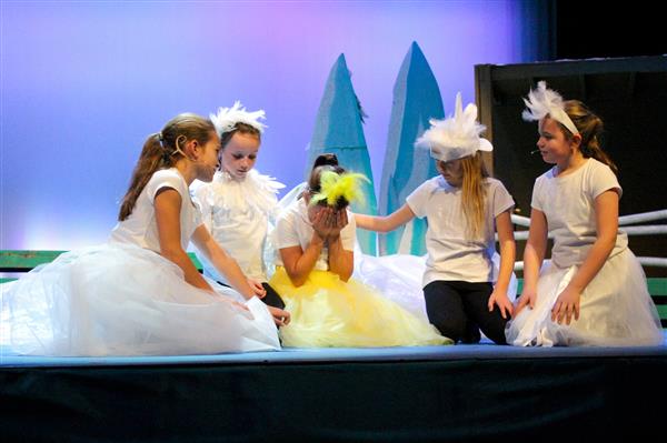 Students performing Honk Jr. at Mill Creek Elementary